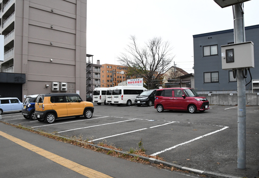 平岸パールハイム北側駐車場01